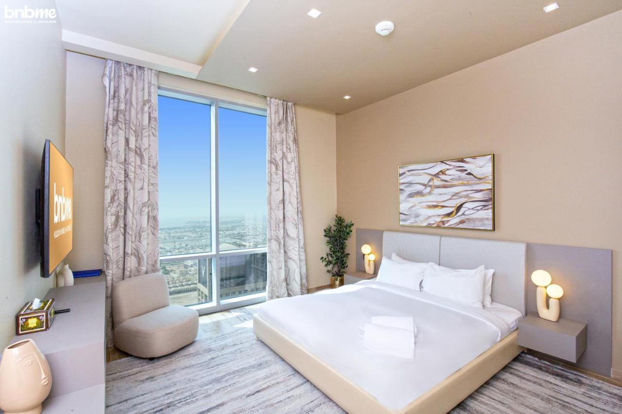 Bnbme - Waterfront Expansive Apt With Maid's Room, Poolside Cafe *
