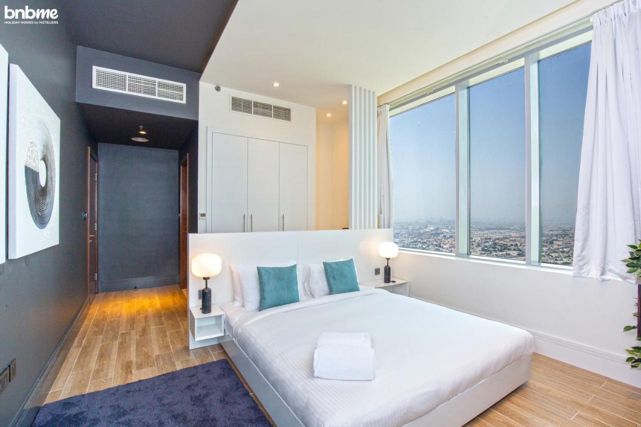 Apartment Bnbme - Waterfront Expansive Apt With Maid's Room, Poolside Cafe *