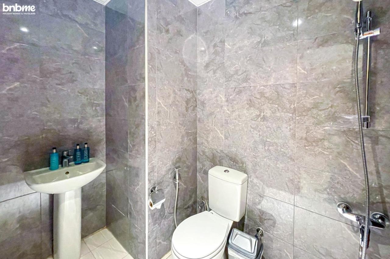 Bnbme - Waterfront Expansive Apt With Maid's Room, Poolside Cafe