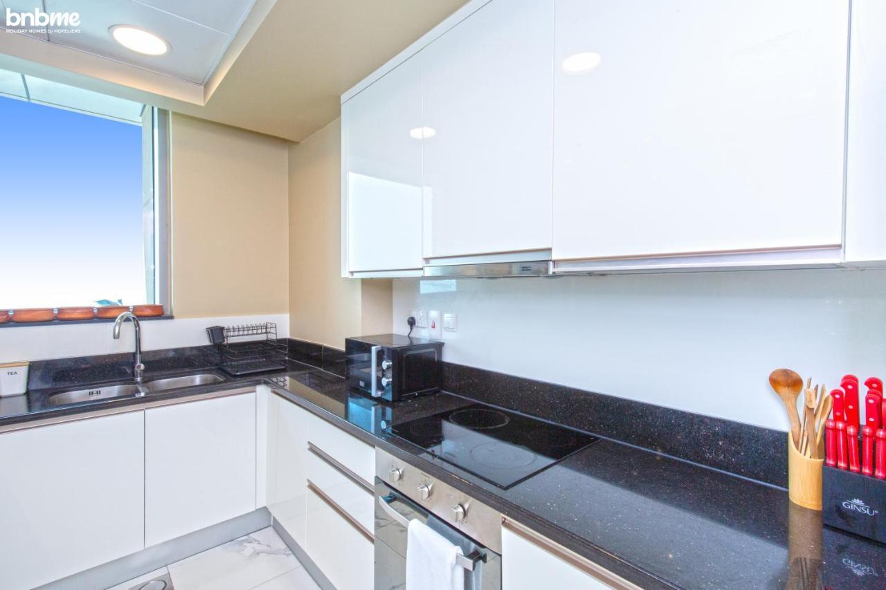 Apartment Bnbme - Waterfront Expansive Apt With Maid's Room, Poolside Cafe