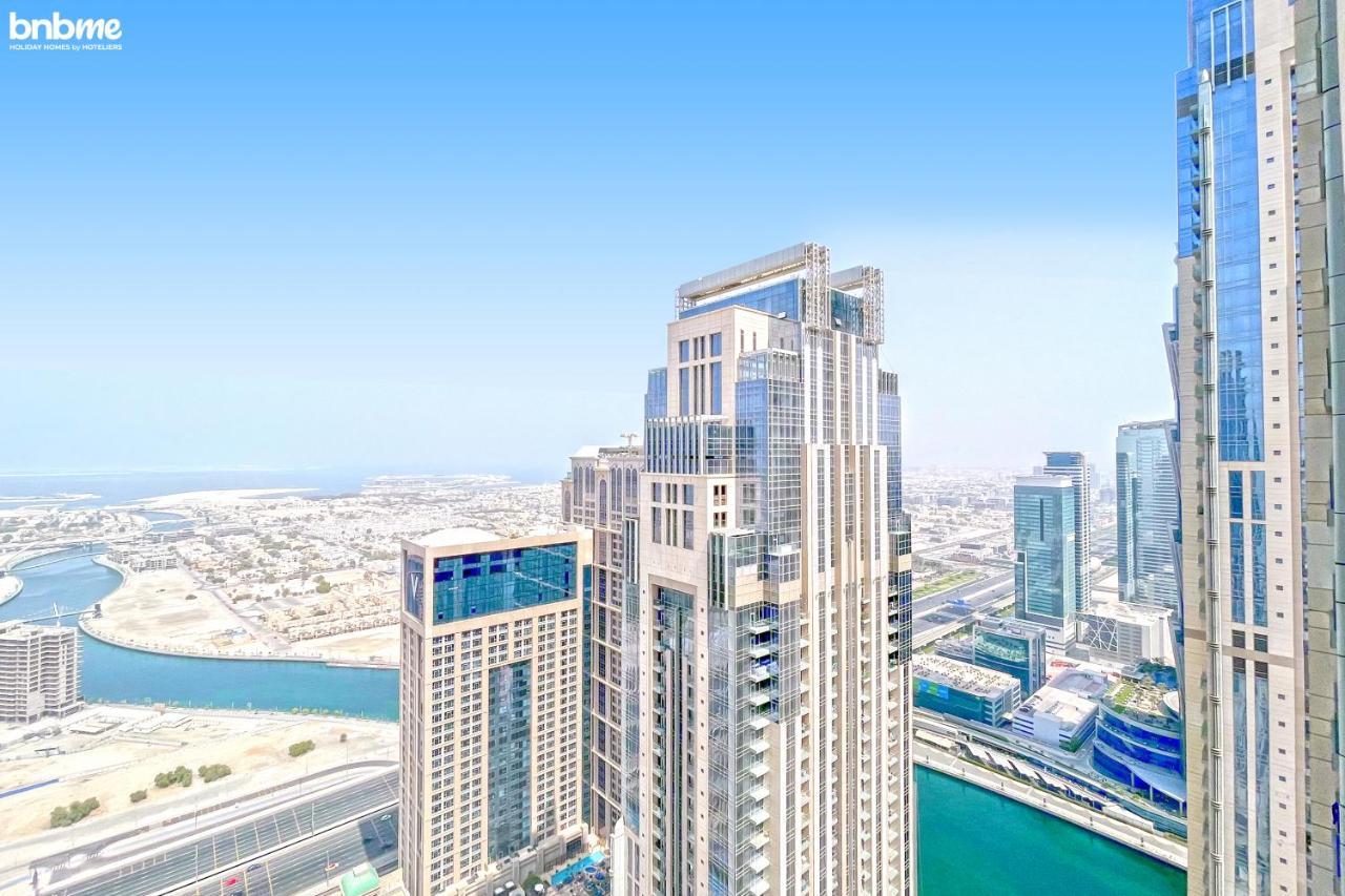 Apartment Bnbme - Waterfront Expansive Apt With Maid's Room, Poolside Cafe *