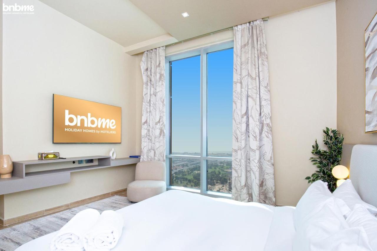 Bnbme - Waterfront Expansive Apt With Maid's Room, Poolside Cafe Apartment *
