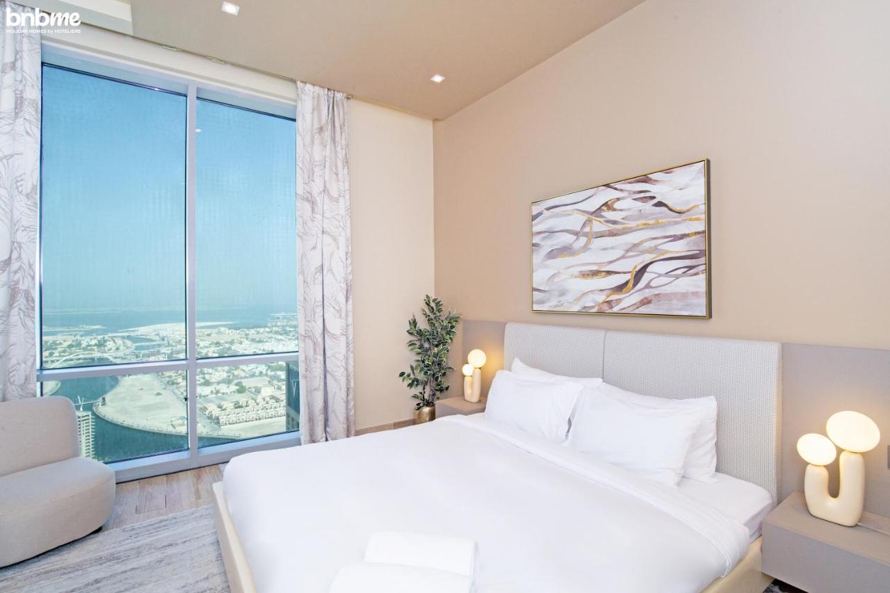 Bnbme - Waterfront Expansive Apt With Maid's Room, Poolside Cafe Apartment
