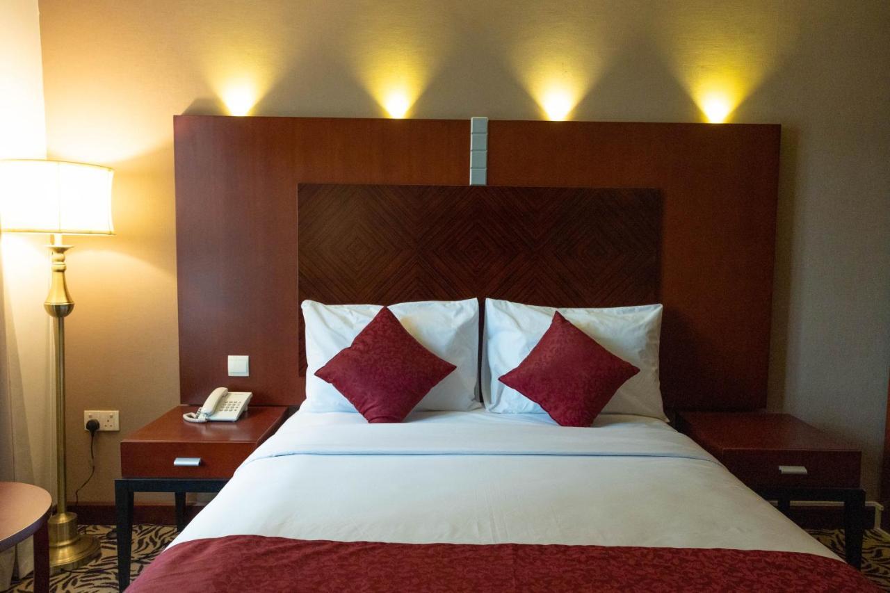 Hotel Mra Grand