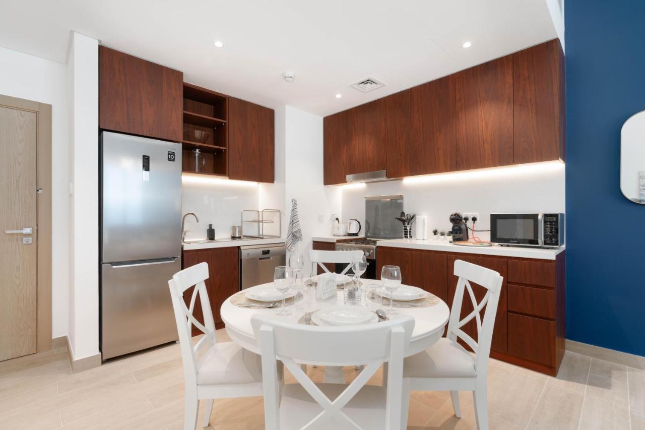 Ultimate For 4 With Sunset Balcony At La Apartment Dubai