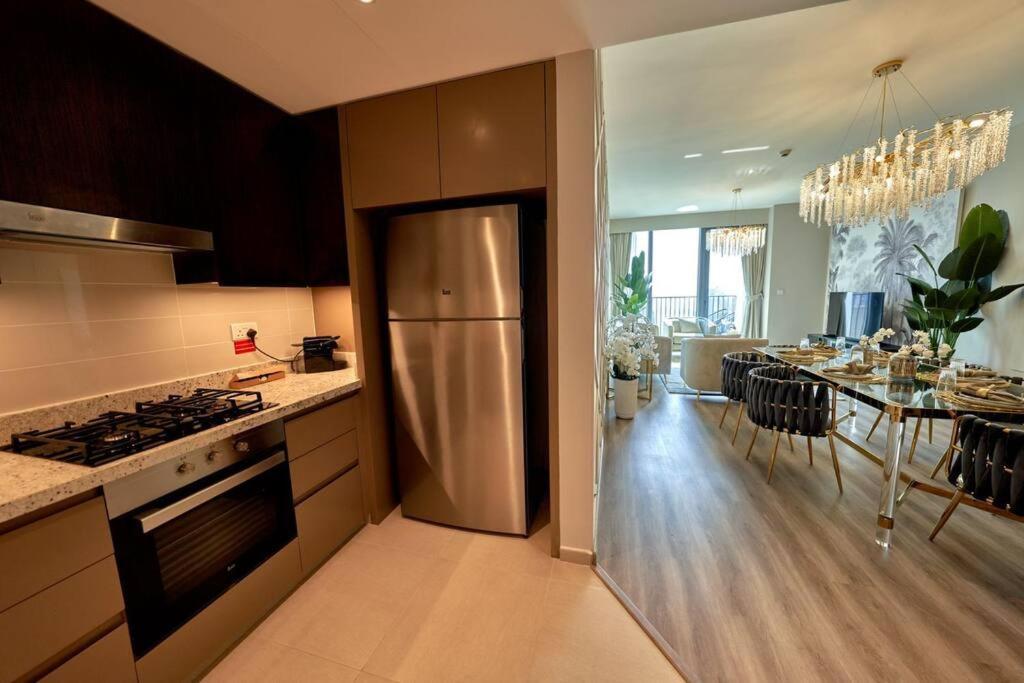 Magnificent Lux 2 Bedroom With Incredible Skyline View