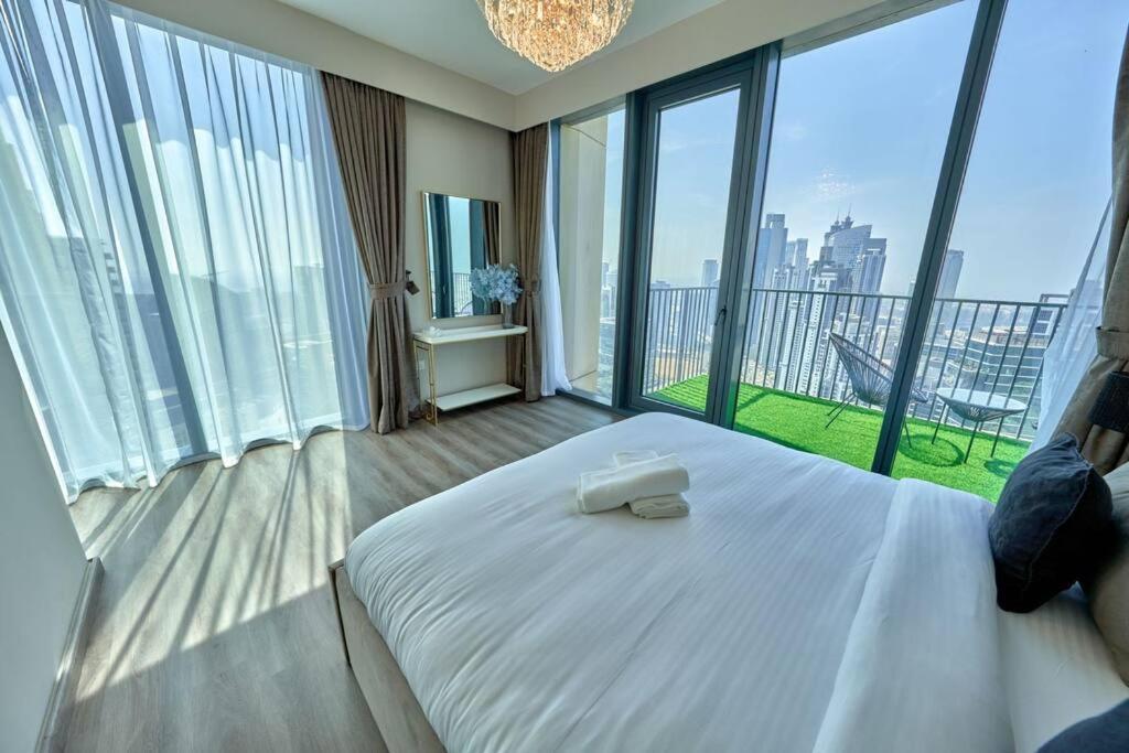 Magnificent Lux 2 Bedroom With Incredible Skyline View Apartment Dubai