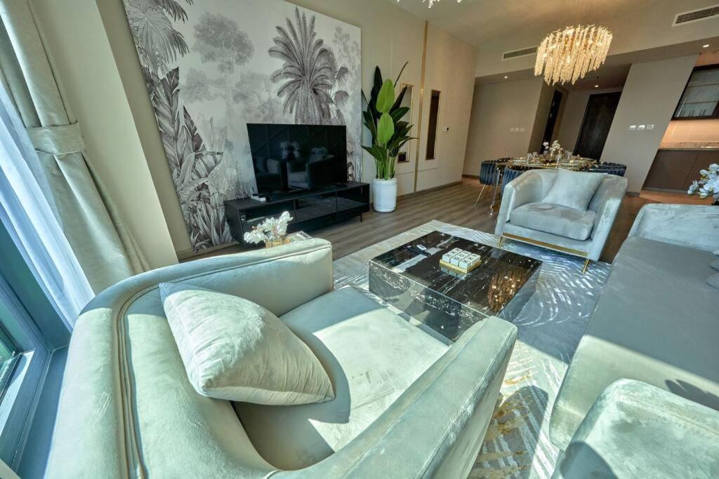 Apartment Magnificent Lux 2 Bedroom With Incredible Skyline View *