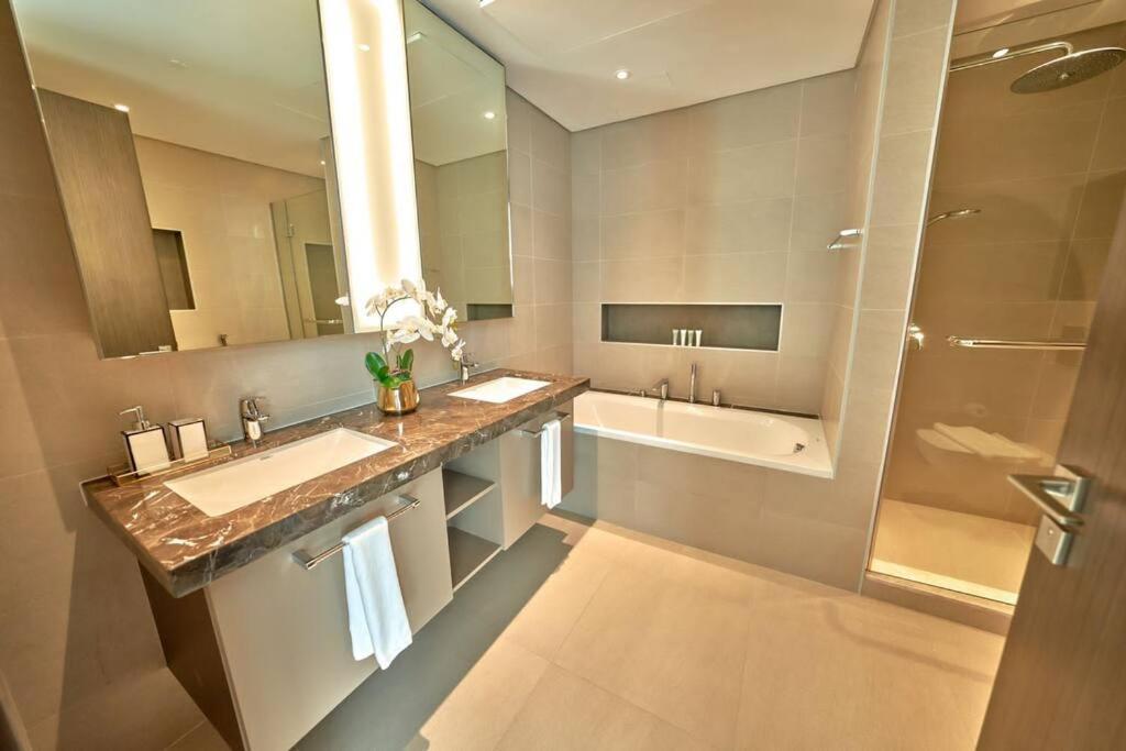 Apartment Magnificent Lux 2 Bedroom With Incredible Skyline View