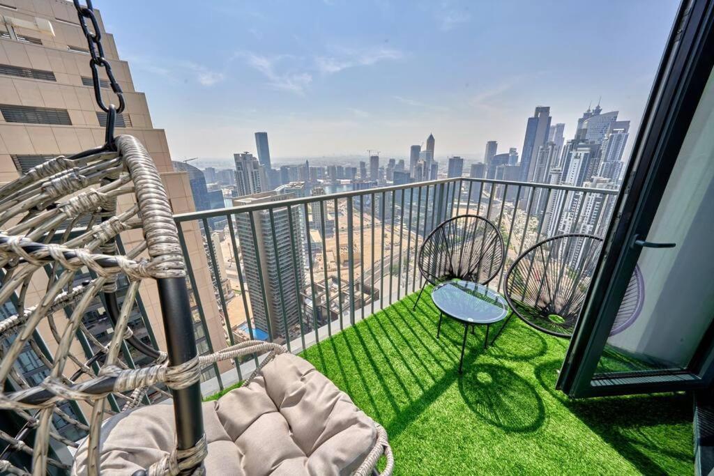 Magnificent Lux 2 Bedroom With Incredible Skyline View *