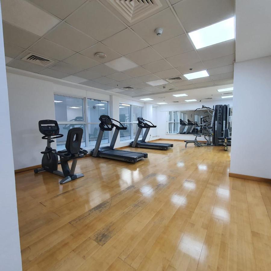 Apartment Luxury A Short Drive Away From Downtown Dubai