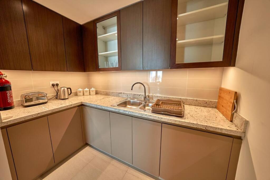 Apartment Magnificent Lux 2 Bedroom With Incredible Skyline View *