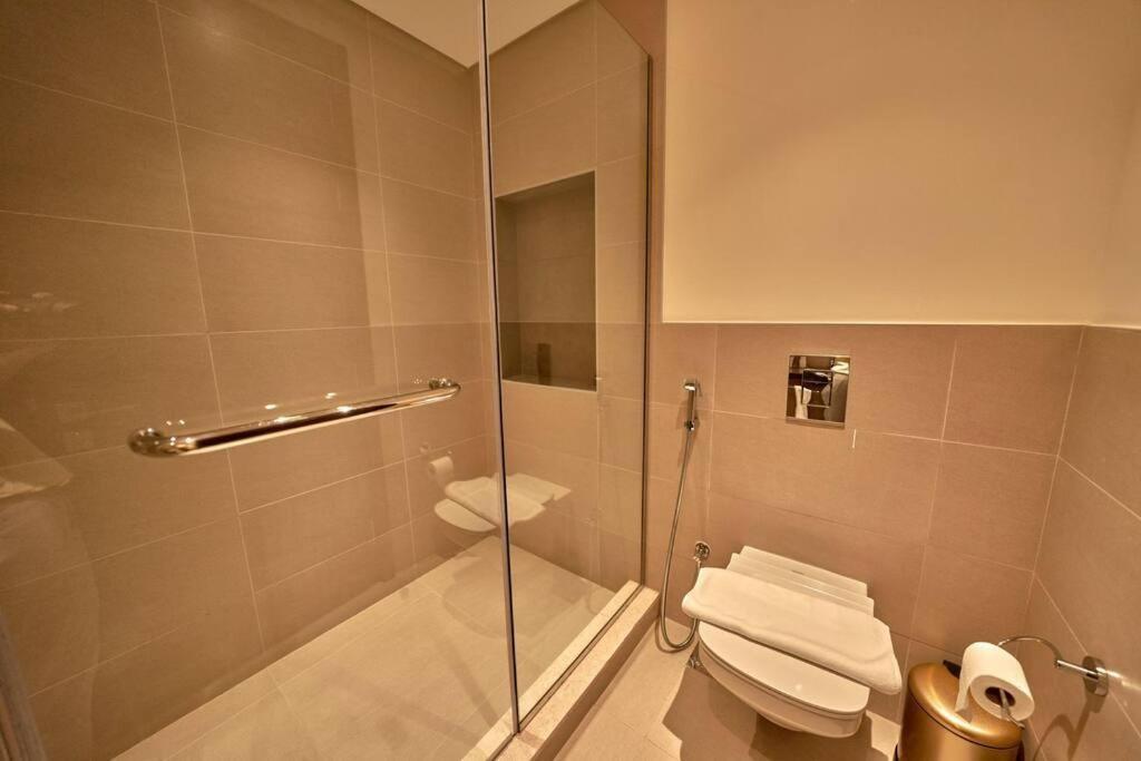 Magnificent Lux 2 Bedroom With Incredible Skyline View Dubai