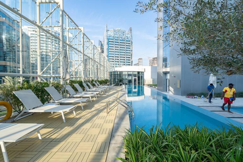 Apartment Cosmopolitan With Burj Khalifa View Dubai