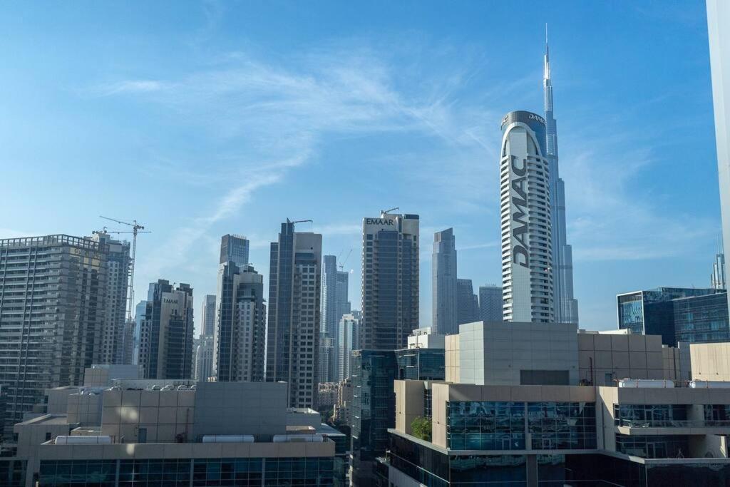 Cosmopolitan With Burj Khalifa View Apartment *
