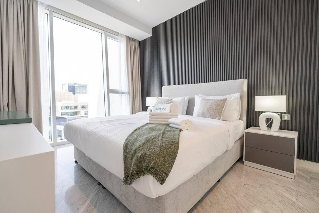 Cosmopolitan With Burj Khalifa View Apartment *