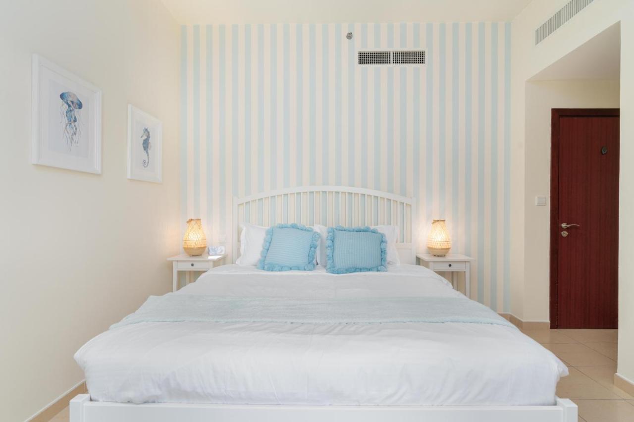 Apartment Ultimate / 7 Beds / Sea, Jbr And Ain Views / 3 Min Walk To Jbr / Large Families Or Groups / Perfect Vacation Destination Dubai