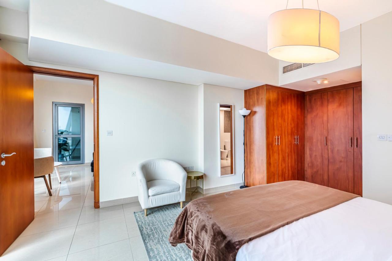 Spacious 1 Bed City View Park Tower Difc