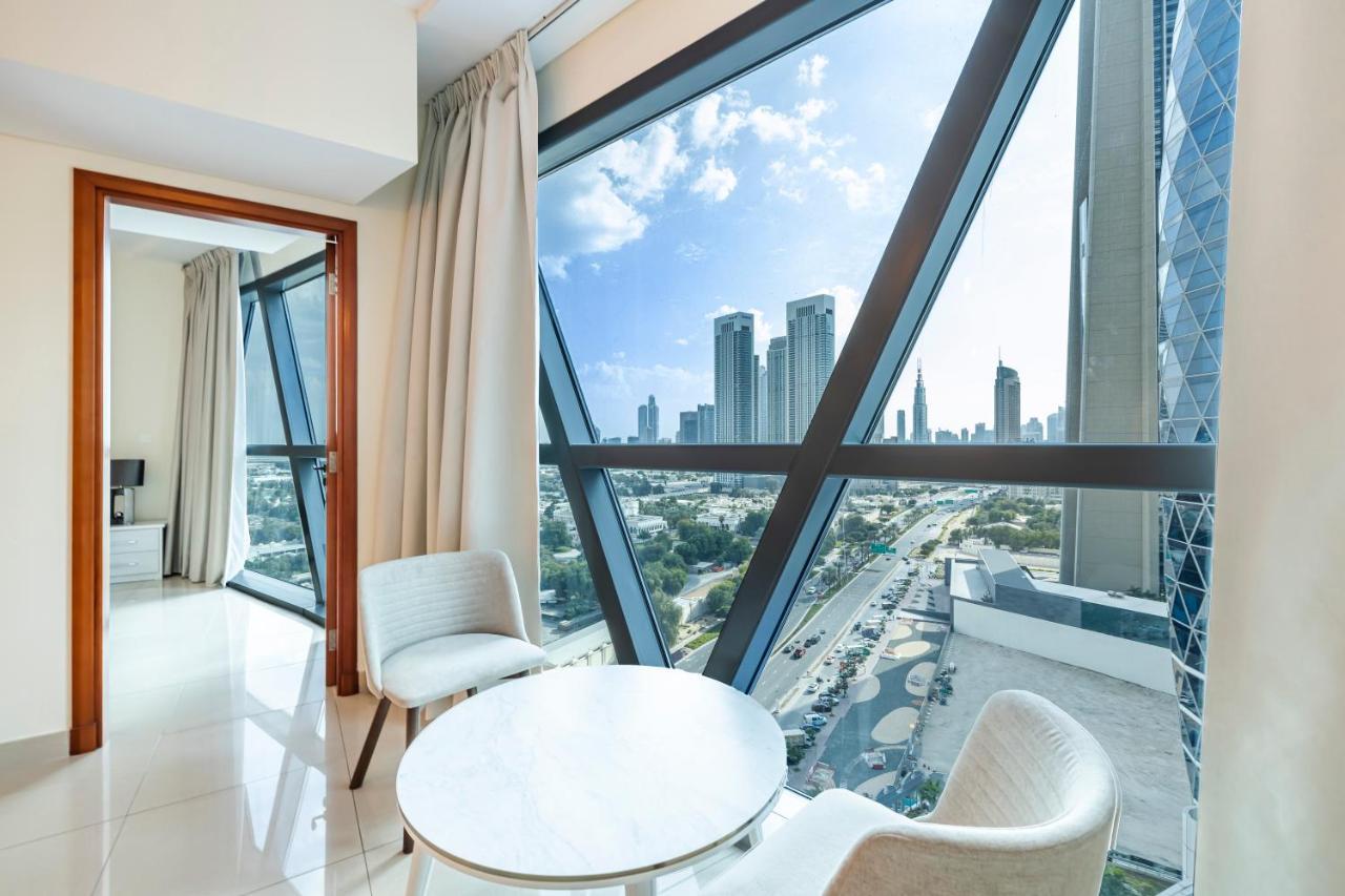 Spacious 1 Bed City View Park Tower Difc Dubai