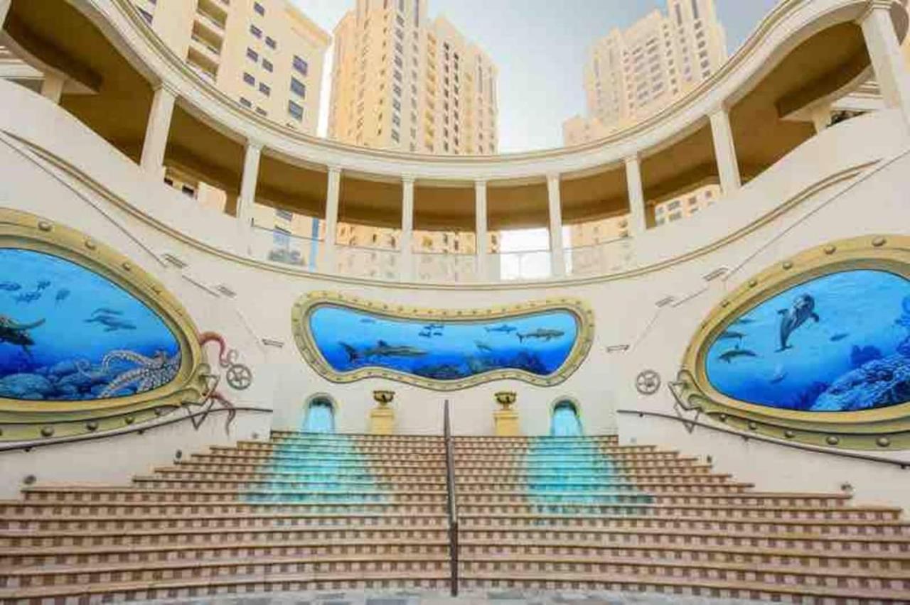Apartment Lovely Eye & Sea View, 3 Mints To Dubai