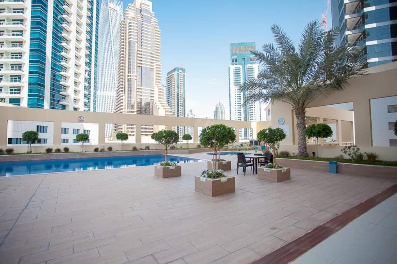 Apartment Lovely Eye & Sea View, 3 Mints To Dubai