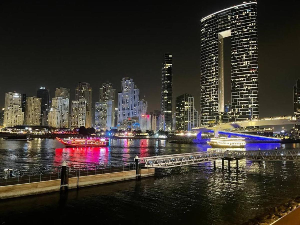 Apartment Lovely Eye & Sea View, 3 Mints To Dubai