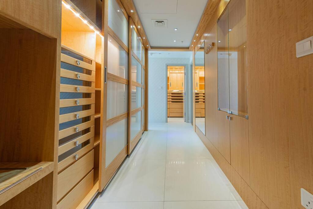First Class 3br With Full Burj Khalifa And Fountain View Dubai