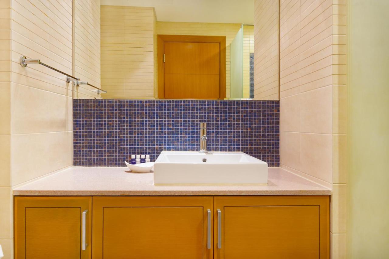 Maison Privee - Modern And Airy 2br In Palm Jumeirah Dubai