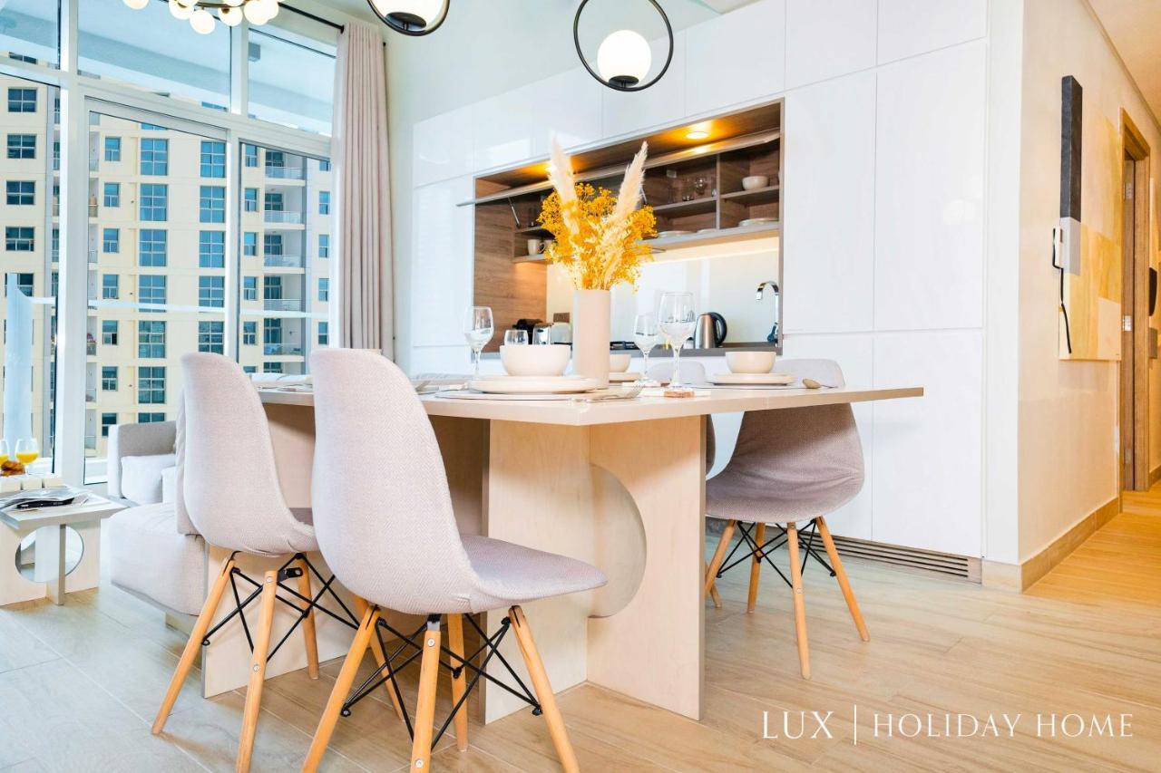 Lux The Modern Marina 2 Bed Apartment