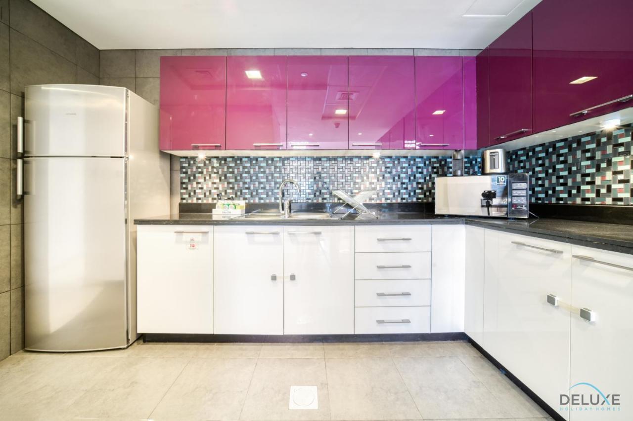 Sea Views From Living To Bedroom Perfect For Staycation, Marina By Deluxe Homes Apartment
