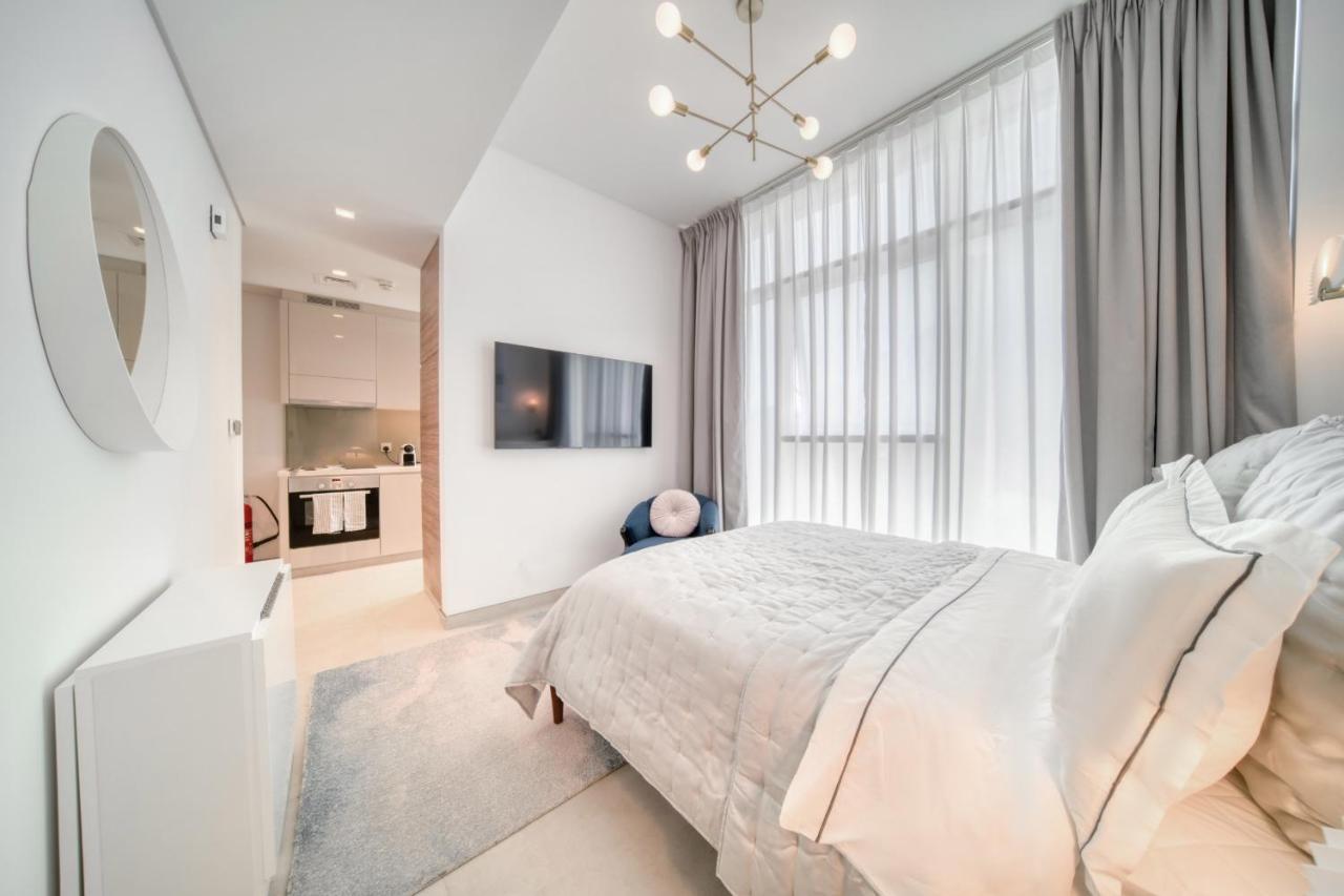 With Views, Jumeirah Towers - Mint * Dubai