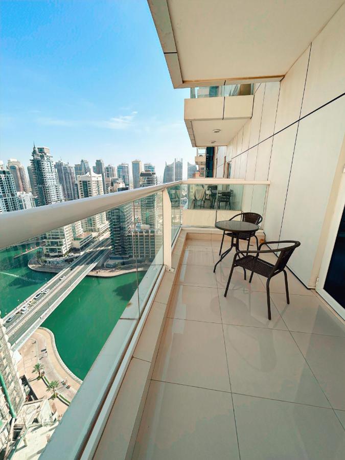 5 Star Beach Access Serviced Apartment: Marina Heart Apartment Dubai