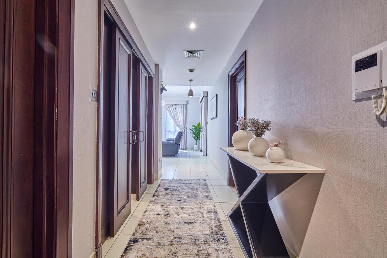 Burj View Partial Al Manzil: Downtown Apartment Dubai