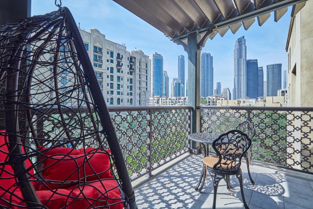Burj View Partial Al Manzil: Downtown Apartment *