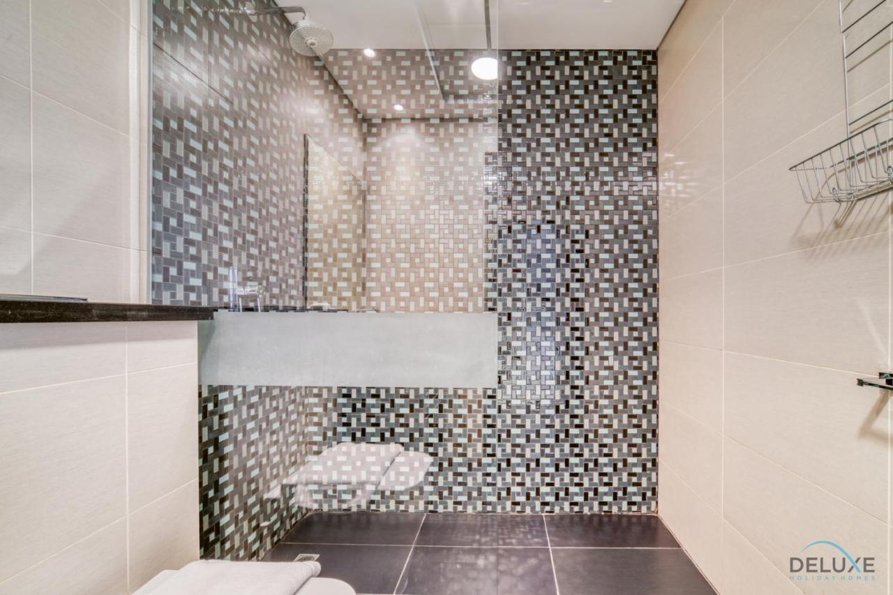 Sea Views From Living To Bedroom Perfect For Staycation, Marina By Deluxe Homes Apartment Dubai