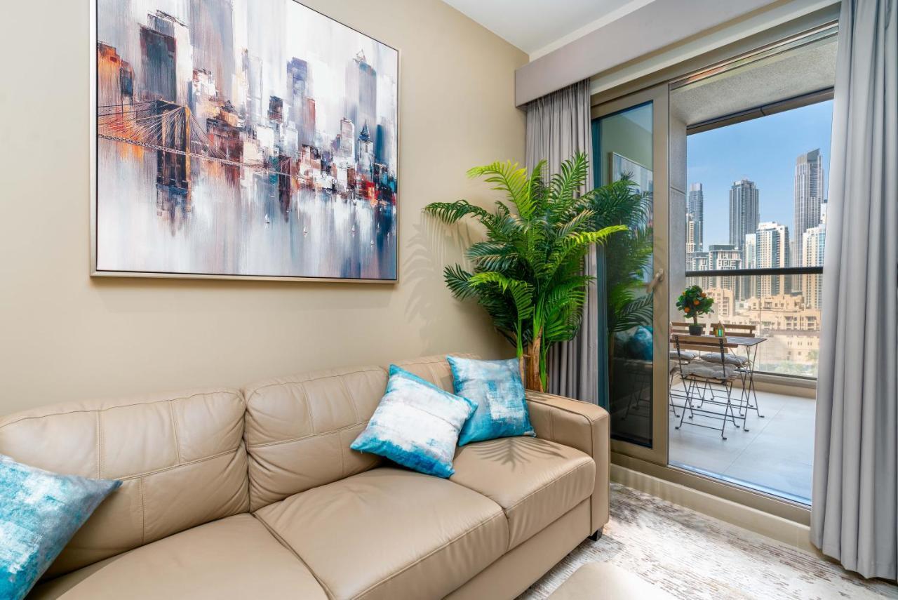 Ultimate / Downtown / Brand New / 5 Min Drive From Mall / Near Park *