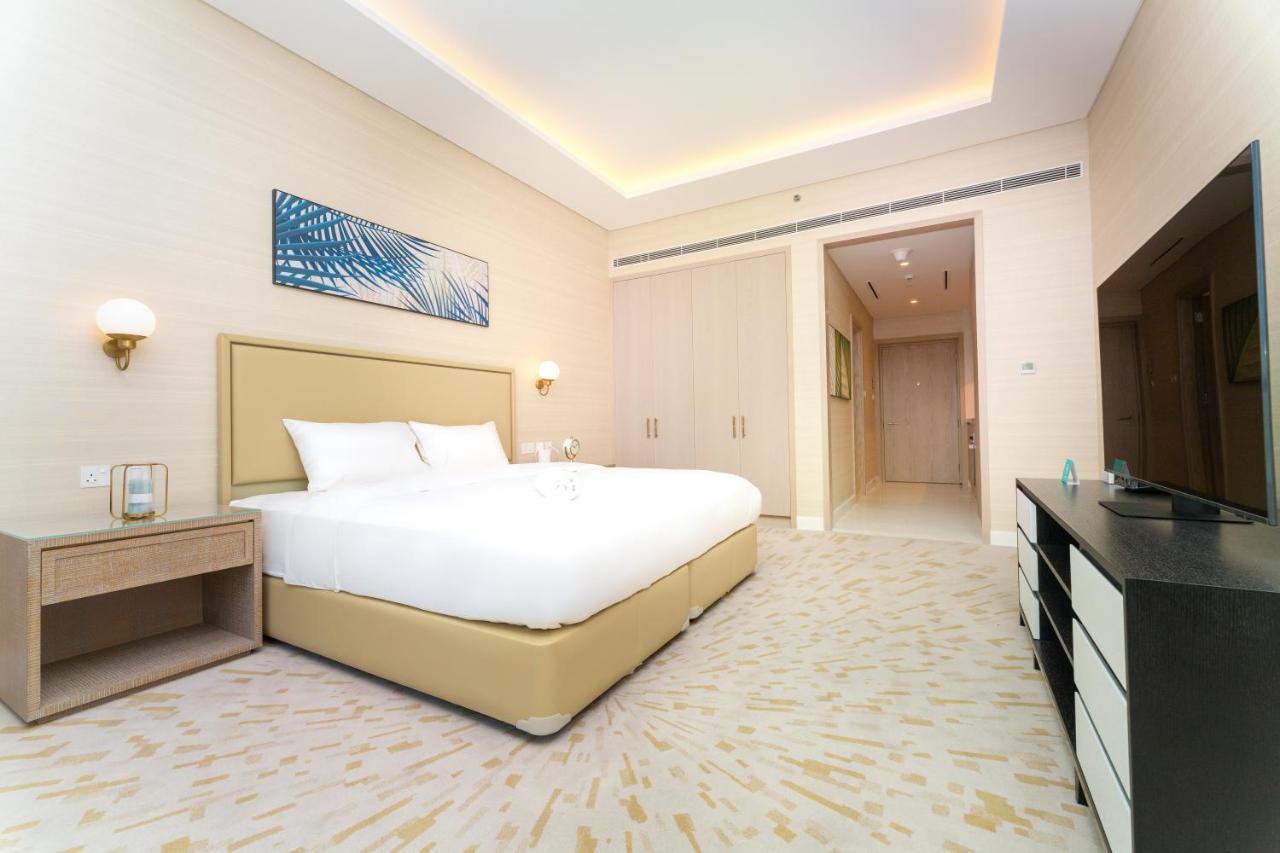 Fam Living - Palm Tower - Palm Jumeirah - Panoramic Apartment *