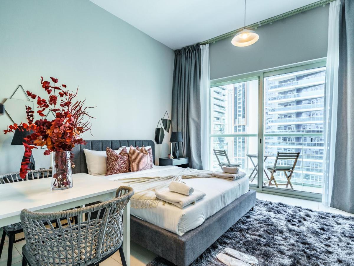 Apartment Sweeping Marina View Near The Metro Station