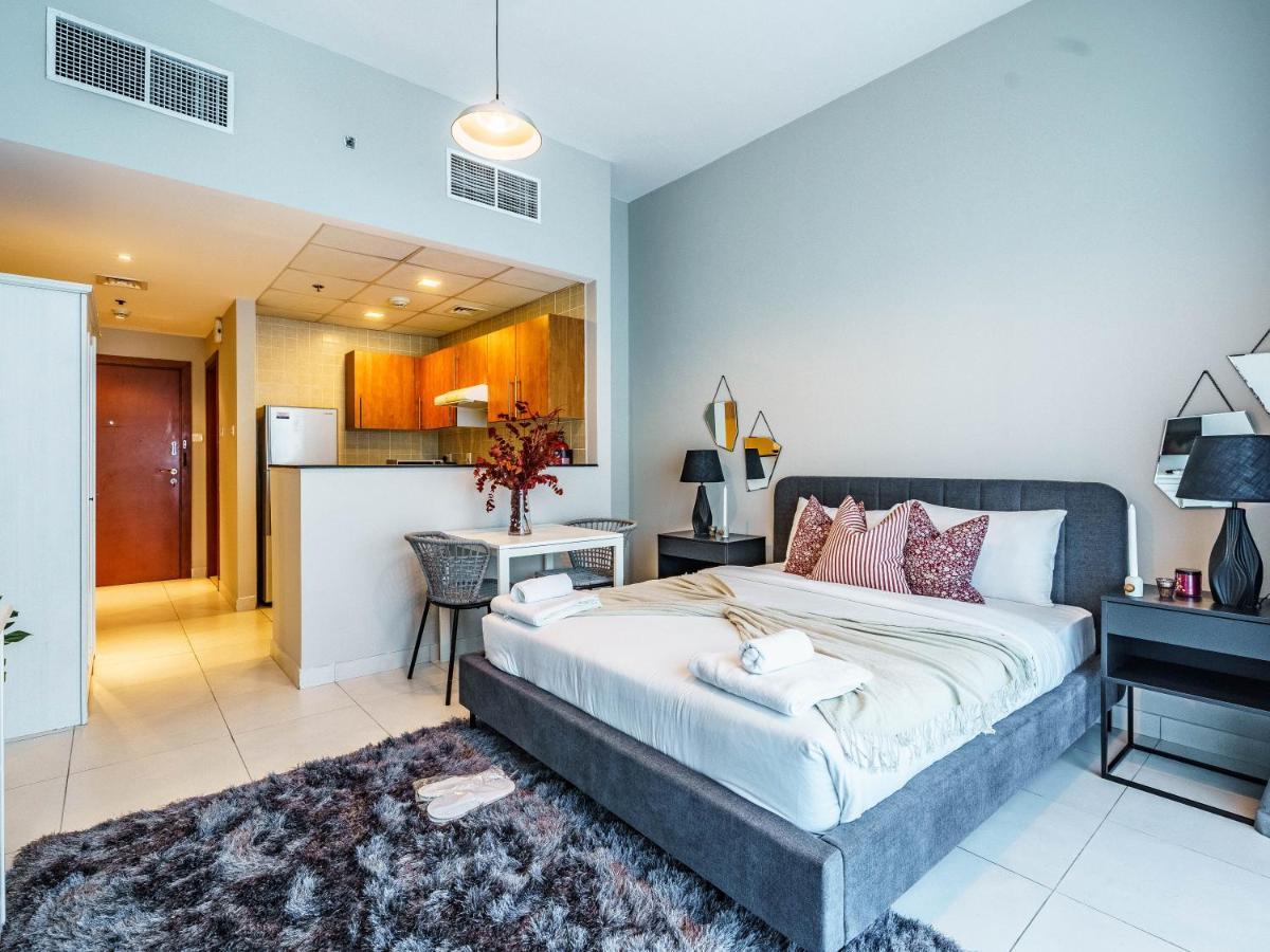 Apartment Sweeping Marina View Near The Metro Station *