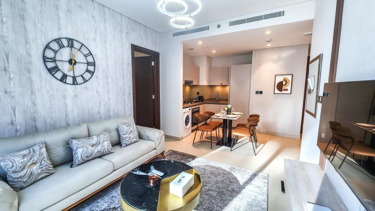By Latinem 2br Holiday Cvr B1808 Near Burj Khalifa * Dubai