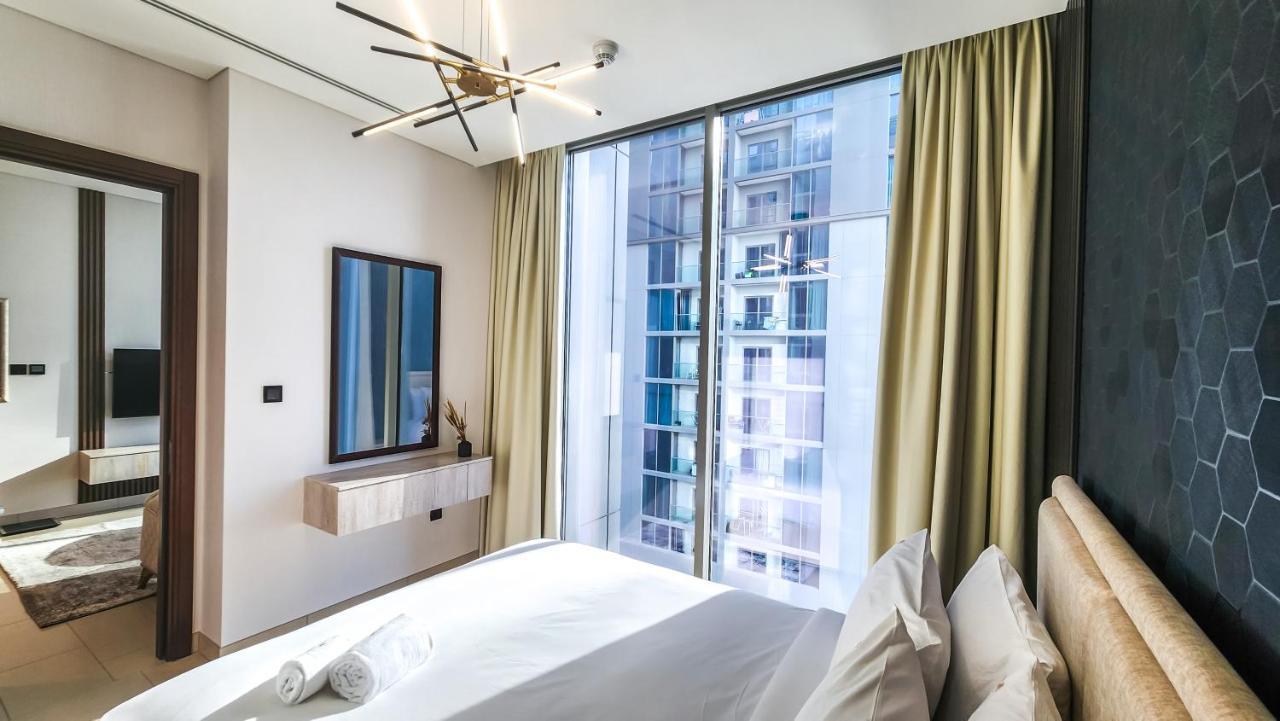 By Latinem 2br Holiday Cvr B1808 Near Burj Khalifa
