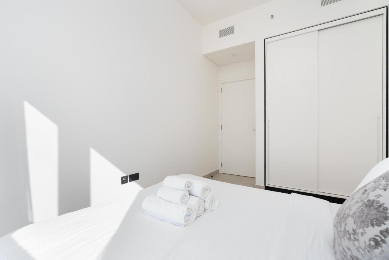 Lux Bnb Collective-1 -dubai Hills Apartment