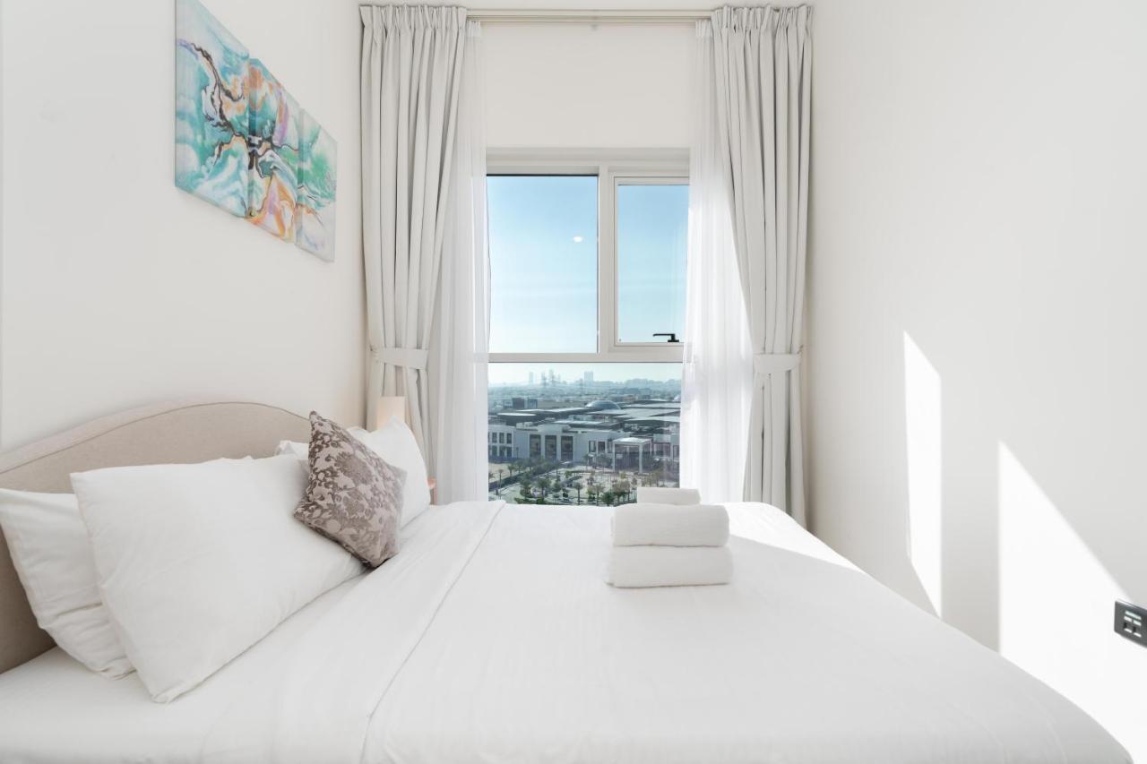 Lux Bnb Collective-1 -dubai Hills Apartment