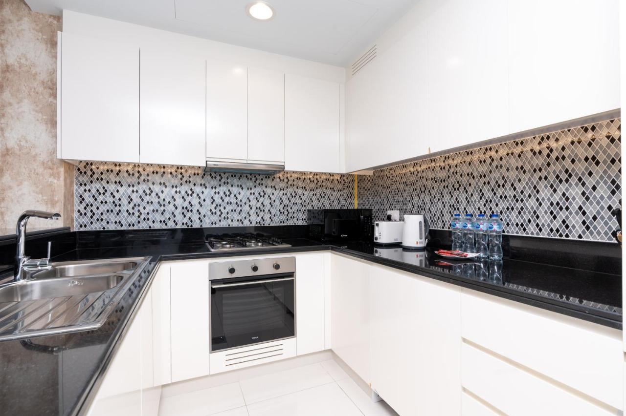 Apartment Luxbnb Paramount Midtown Seaview Dubai
