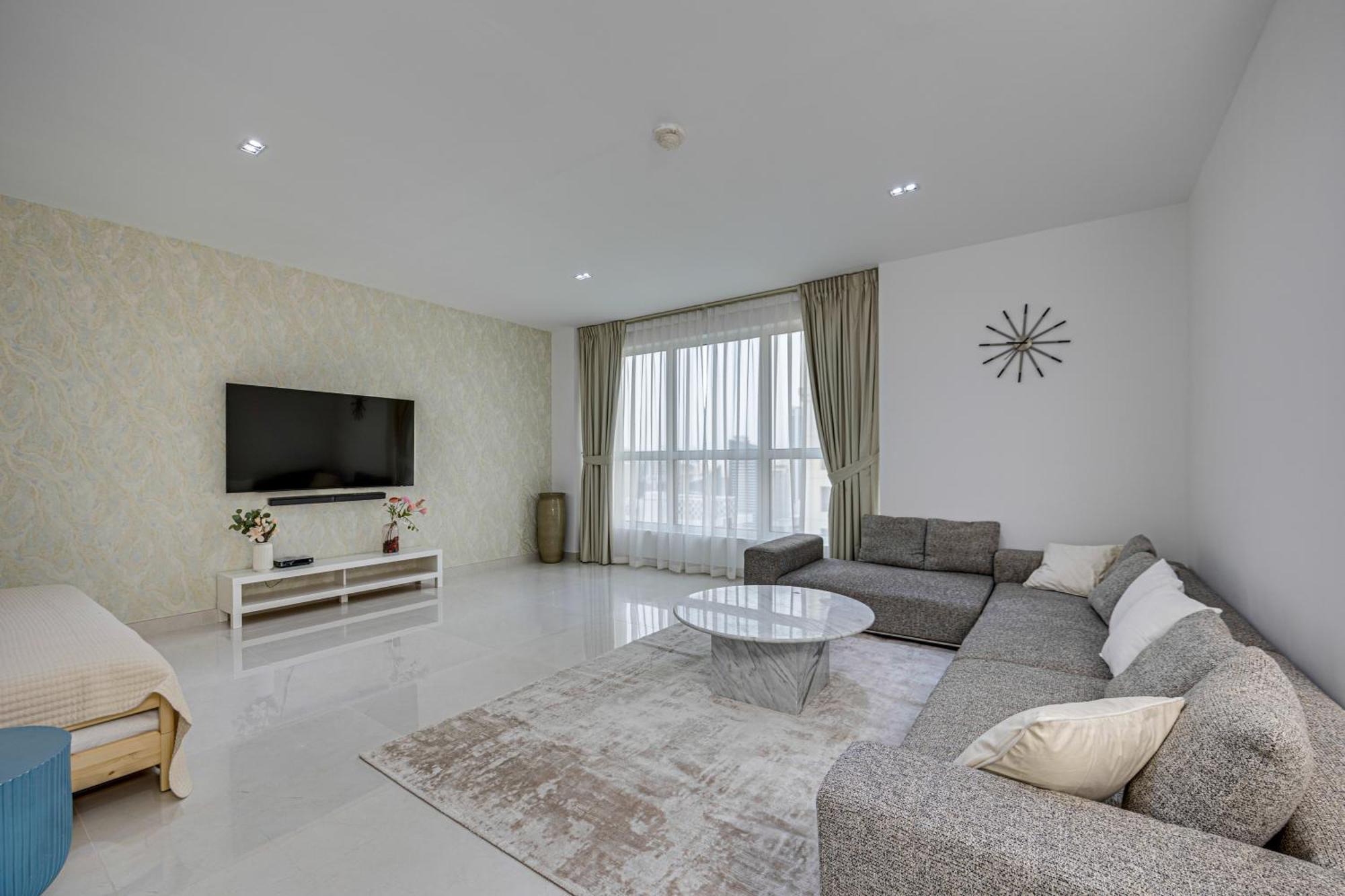 Partial Sea View 2 Bd In Jbr Murjan Apartment