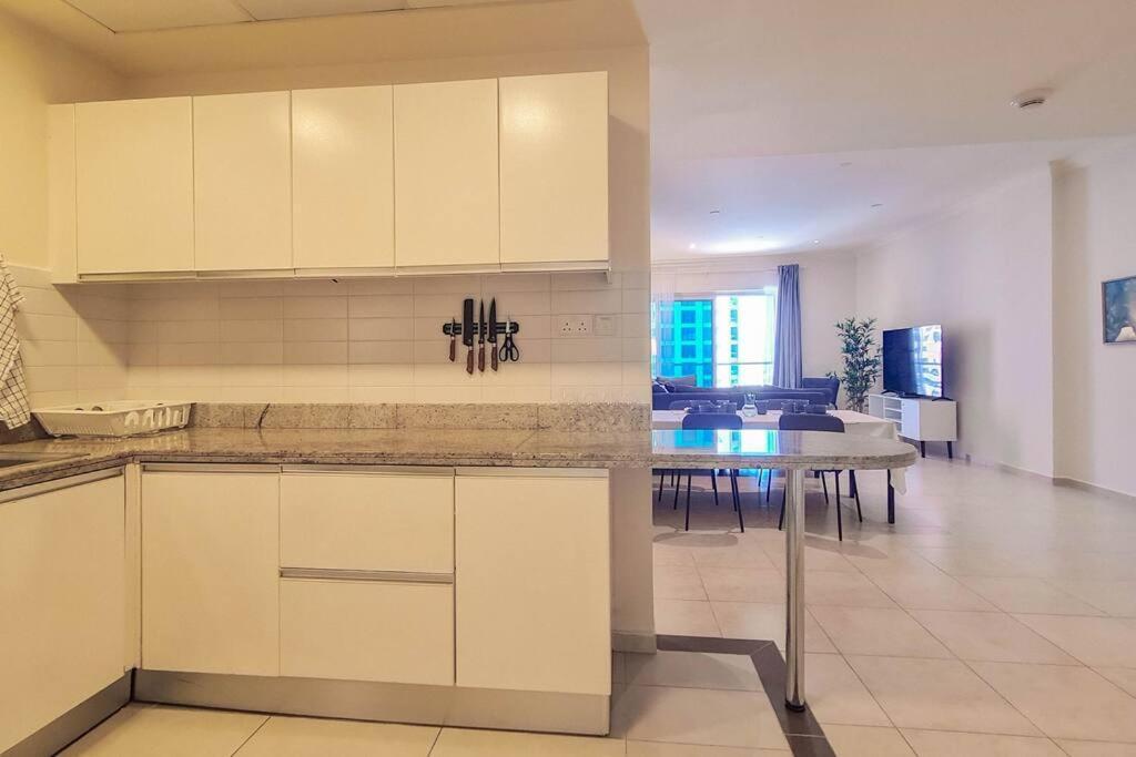 Marina Heights, 2 Bedroom Apartment Dubai