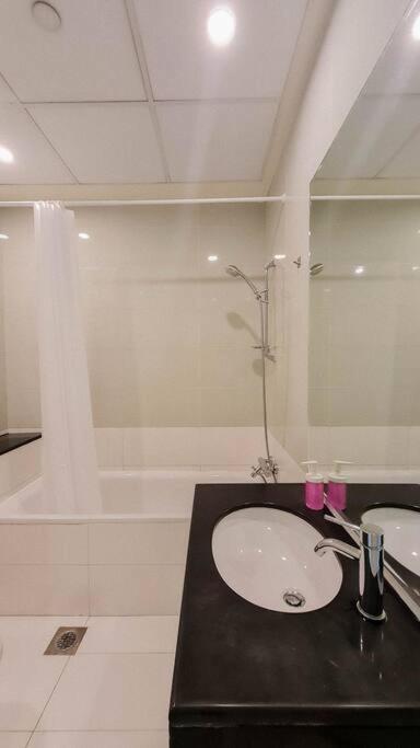 Marina Heights, 2 Bedroom Apartment
