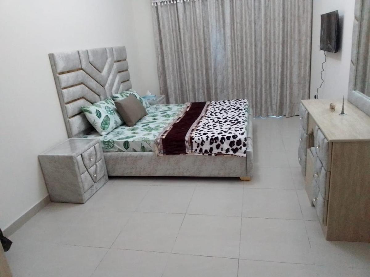 Guest house Standard With Common Washroom