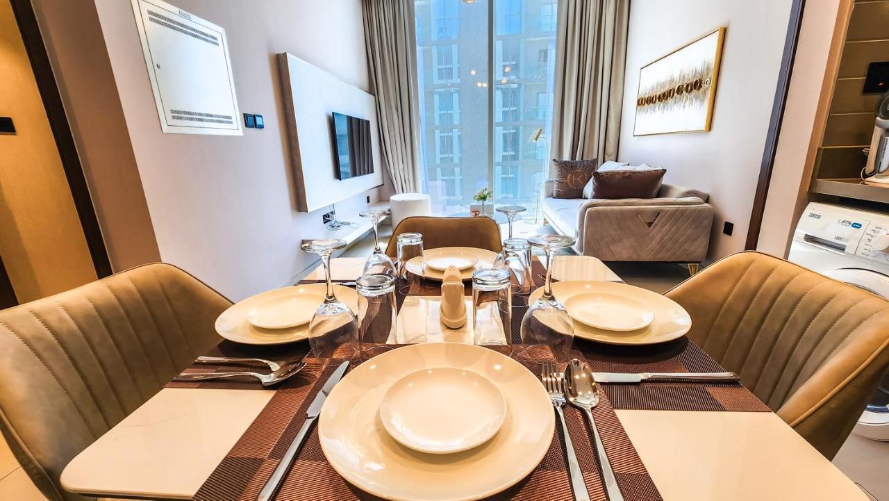 By Latinem Luxury 2br Holiday Cvr B2208 Near Burj Khalifa Apartment