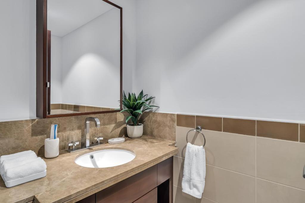 Apartment 29blvd Burjview